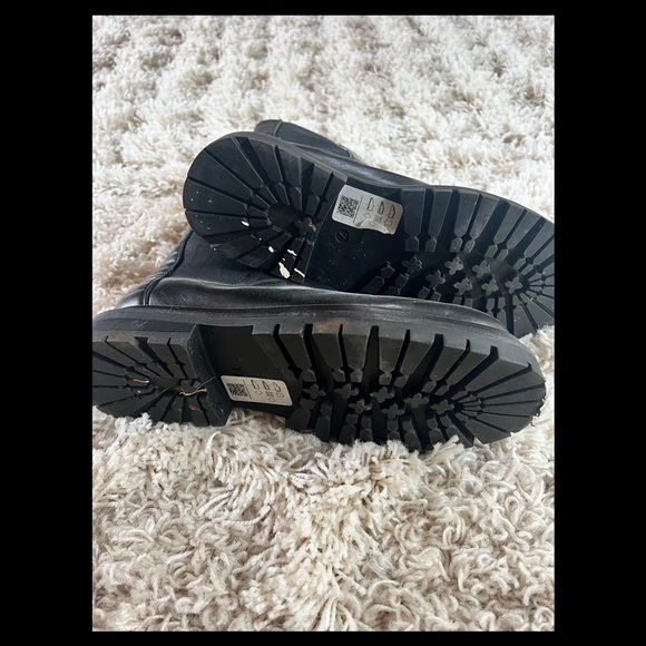 ASOS Chelsea Boots - Picture 3 of 3